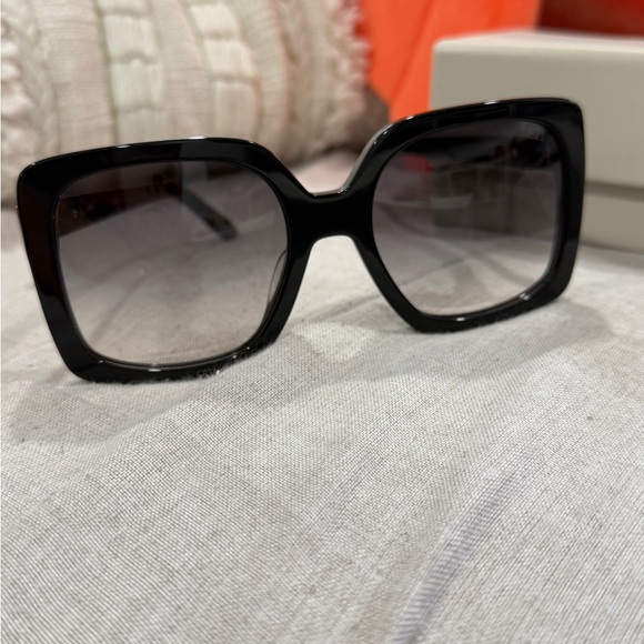 DEZI Oversized Black Sunglasses - Picture 2 of 3